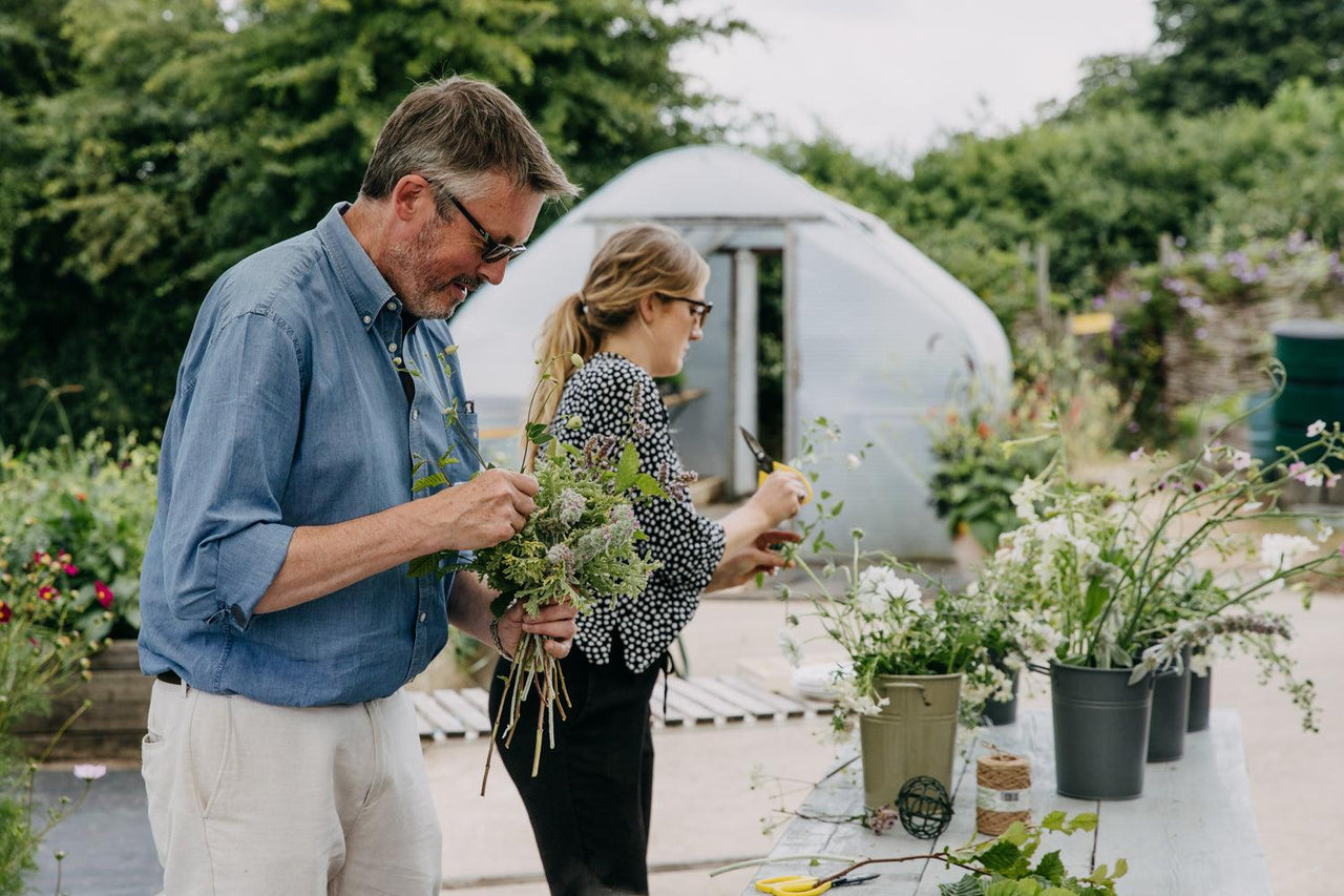 Review The Art of Environmental Floristry Learning with Experts
