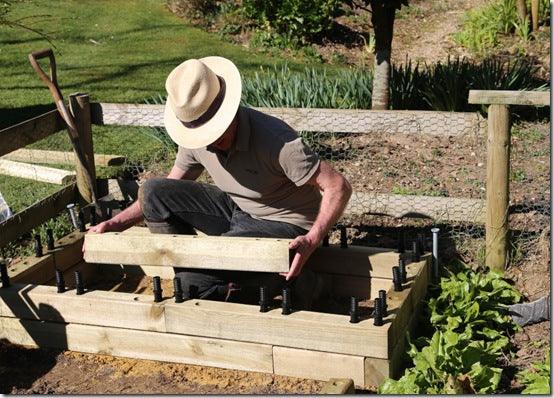 How to build a raised vegetable bed that lasts on the vegetable plot