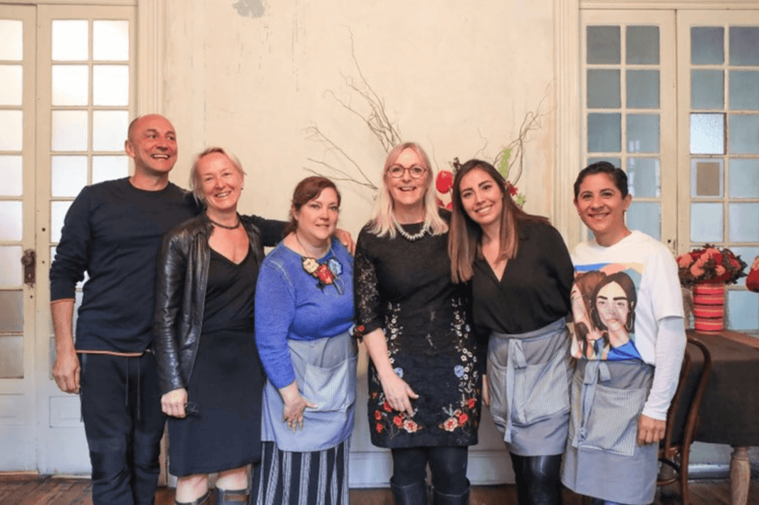 Paula Pryke creates Mexican flower arranging workshop with student Tere