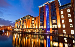 WEEKEND ASSIGNMENT: How to Photograph Buildings