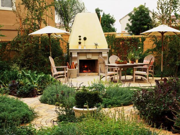 10 Ideas for Outdoor fireplaces