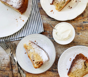 Vanilla apple cake for a rainy day