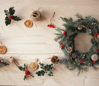 How to make a Christmas wreath at home